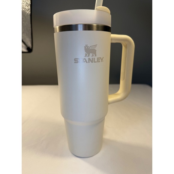 Stanley Quencher H2.0 FlowState Tumbler 30oz Cream Off-White Insulated Mug - Picture 2 of 6